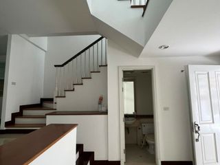 For rent 3 bedrooms townhouse in Bang Na, Bangkok