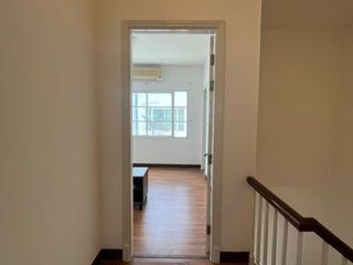 For rent 3 bedrooms townhouse in Bang Na, Bangkok