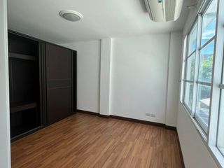 For rent 3 bedrooms townhouse in Bang Na, Bangkok