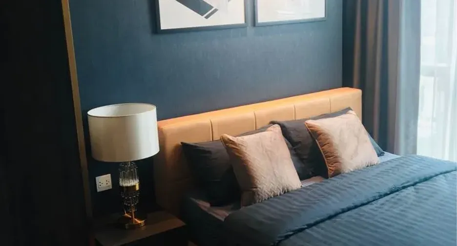 For rent 2 bedrooms condo in Pathum Wan, Bangkok