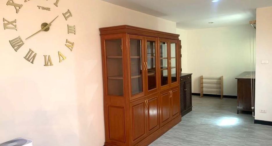 For rent 3 ベッドルーム condo in Watthana, Bangkok