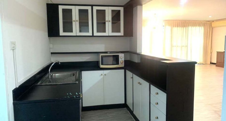 For rent 3 ベッドルーム condo in Watthana, Bangkok
