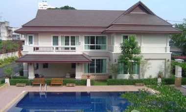 For rent 4 ベッドルーム house in Khlong Toei, Bangkok