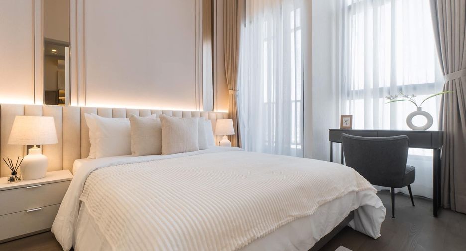 For rent 2 bedrooms condo in Bang Rak, Bangkok