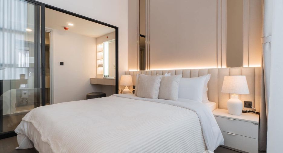 For rent 2 bedrooms condo in Bang Rak, Bangkok