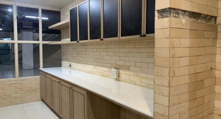 For rent retail Space in Sathon, Bangkok