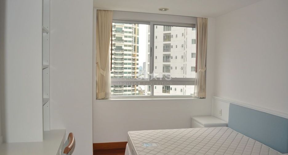 For rent 3 bedrooms condo in Khlong Toei, Bangkok