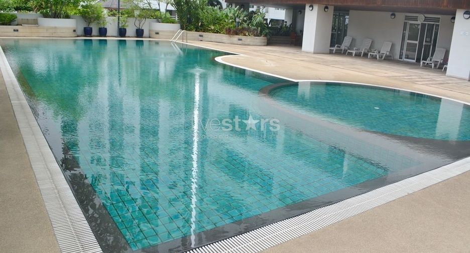 For rent 3 bedrooms condo in Khlong Toei, Bangkok