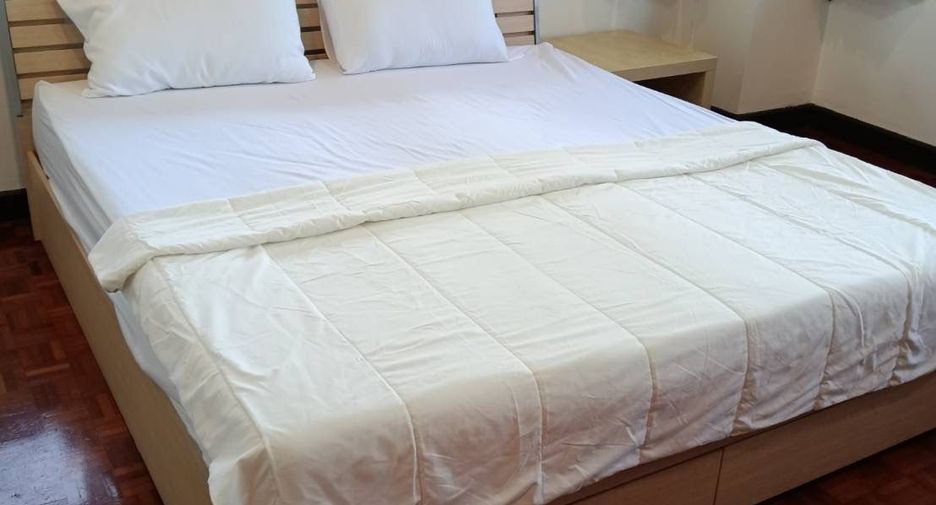 For rent 3 bedrooms apartment in Watthana, Bangkok