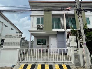 Reihenhaus zur Miete mit 3 Zimmer in Prawet, Bangkok