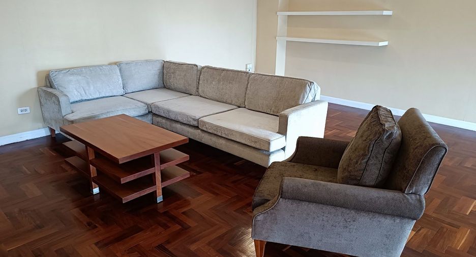 For rent 2 bedrooms apartment in Yan Nawa, Bangkok