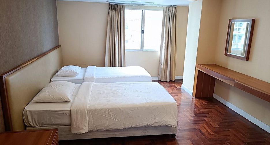 For rent 2 bedrooms apartment in Yan Nawa, Bangkok