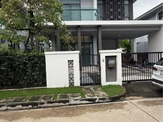 À louer 4 chambres maison à Prawet, Bangkok