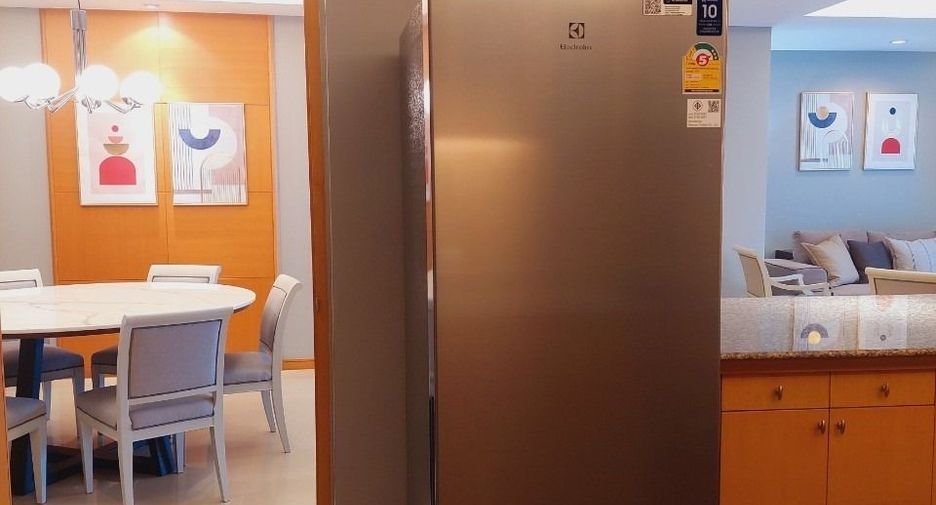 For rent 3 bedrooms condo in Sathon, Bangkok
