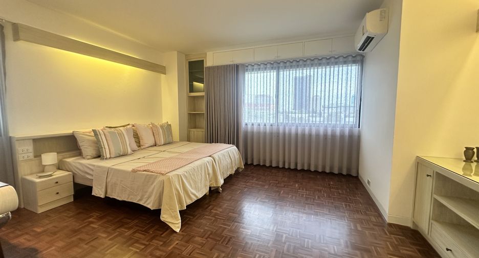 For rent 2 bedrooms apartment in Khlong Toei, Bangkok