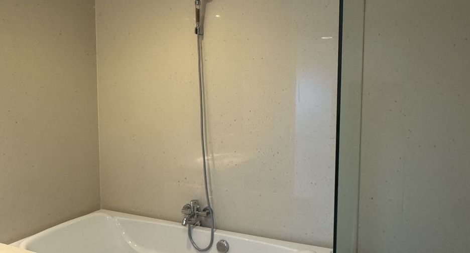For rent 1 bed condo in Pathum Wan, Bangkok