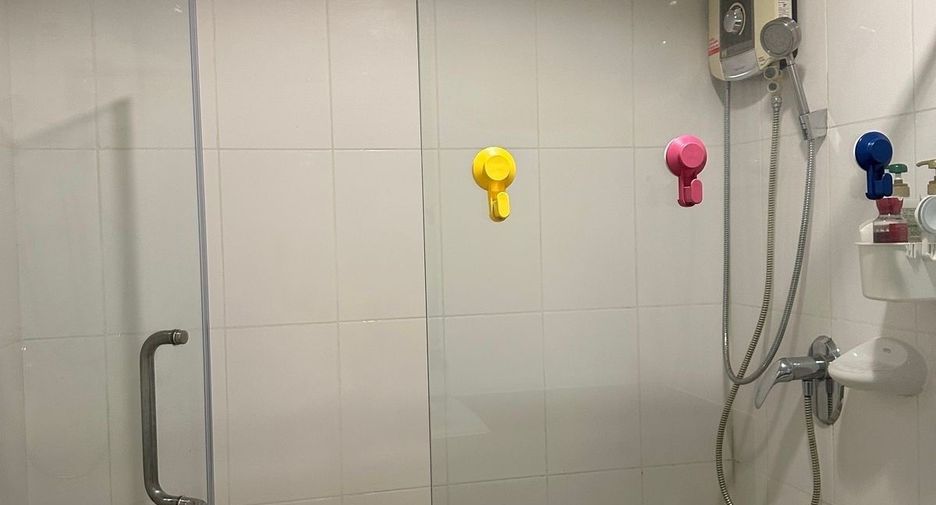 For rent studio condo in Pathum Wan, Bangkok