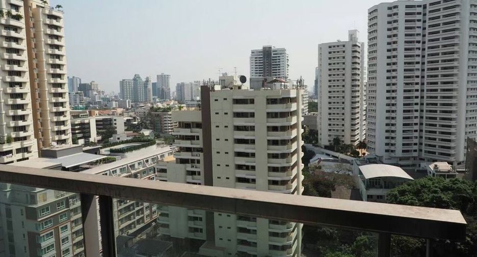 For rent 2 bedrooms condo in Watthana, Bangkok