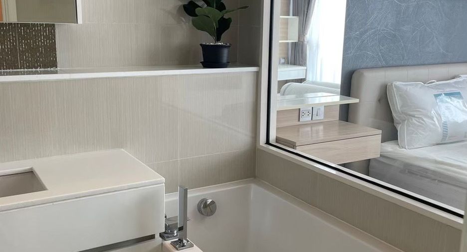 For rent 2 bedrooms condo in Watthana, Bangkok