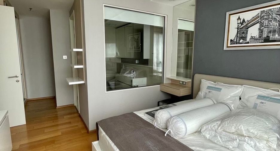 For rent 2 bedrooms condo in Watthana, Bangkok