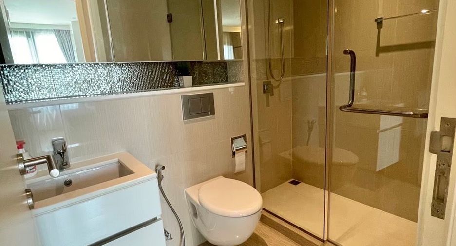 For rent 2 bedrooms condo in Watthana, Bangkok