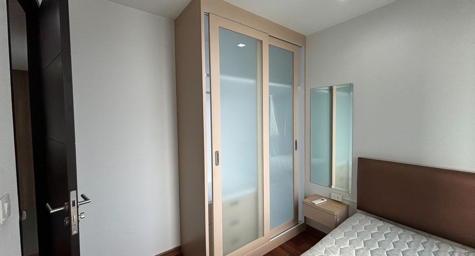 For rent 2 bedrooms condo in Pathum Wan, Bangkok