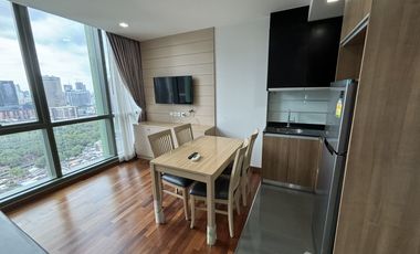 À louer 2 chambres condo à Pathum Wan, Bangkok