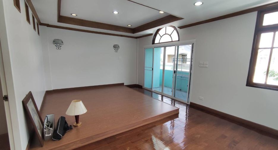 出租 4 卧室 联排别墅 在 Mueang Nonthaburi, Nonthaburi
