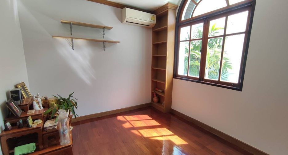 出租 4 卧室 联排别墅 在 Mueang Nonthaburi, Nonthaburi
