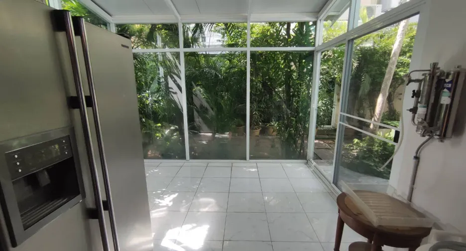 Casa adosada en alquiler de 4 habitaciones en Mueang Nonthaburi, Nonthaburi