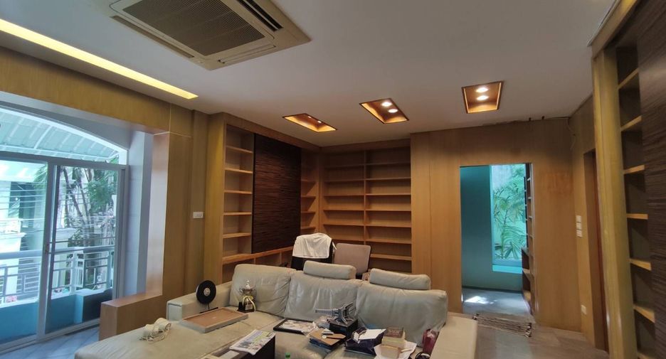 出租 4 卧室 联排别墅 在 Mueang Nonthaburi, Nonthaburi