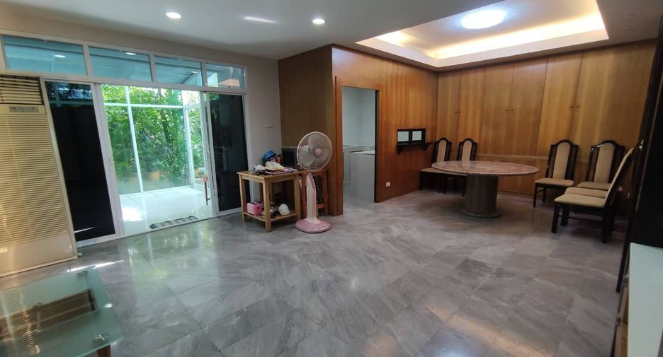 出租 4 卧室 联排别墅 在 Mueang Nonthaburi, Nonthaburi