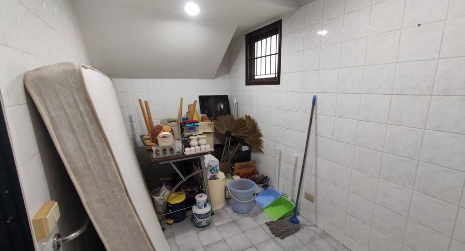 出租 4 卧室 联排别墅 在 Mueang Nonthaburi, Nonthaburi