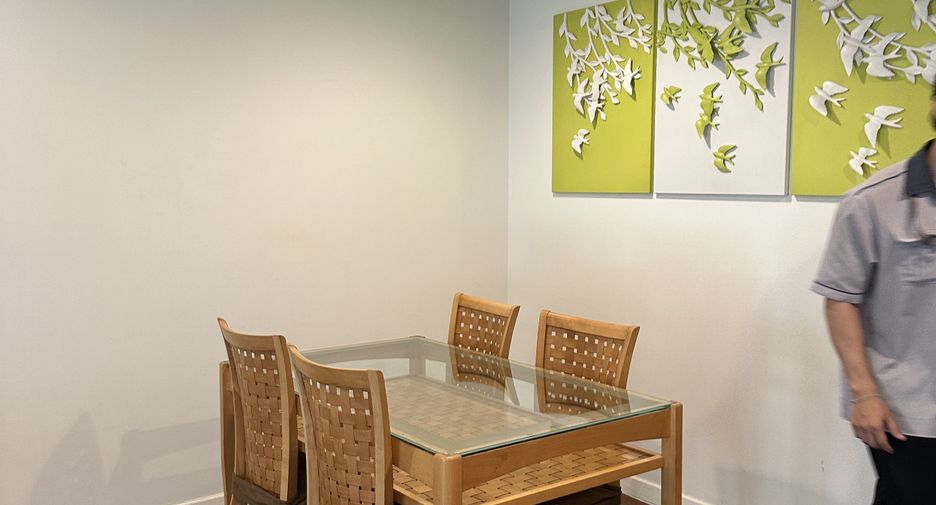 For rent 2 bedrooms condo in Pathum Wan, Bangkok