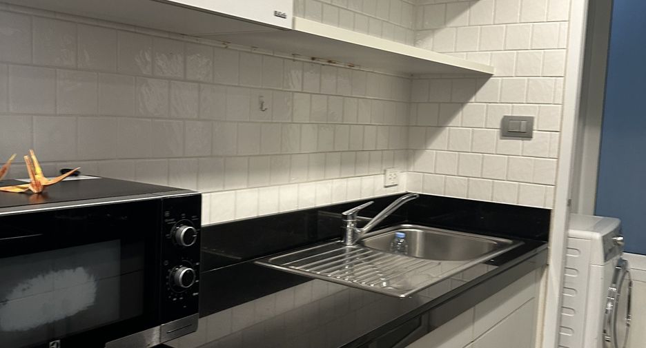For rent 2 bedrooms condo in Pathum Wan, Bangkok
