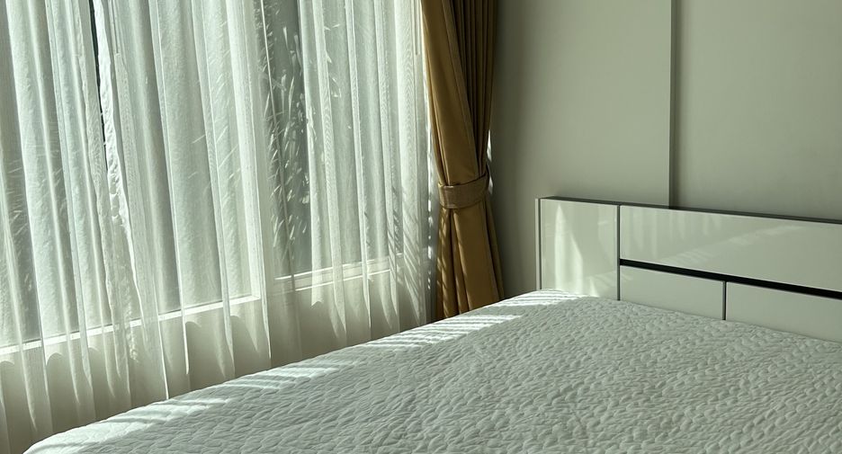 For rent 2 bedrooms condo in Pathum Wan, Bangkok