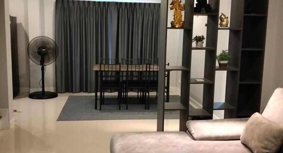 For rent 4 bedrooms house in Phra Samut Chedi, Samut Prakan