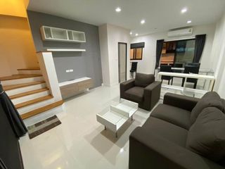 Reihenhaus zur Miete mit 3 Zimmer in Chatuchak, Bangkok