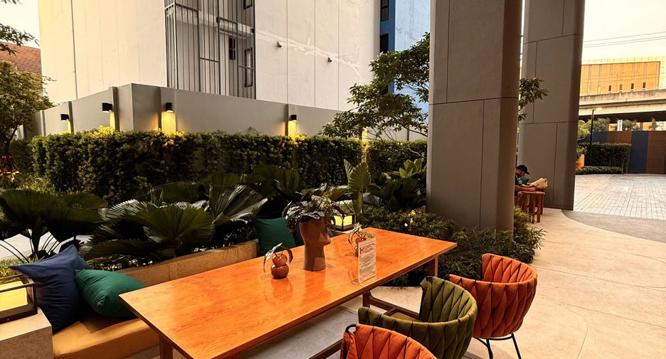For rent 1 bed condo in Watthana, Bangkok