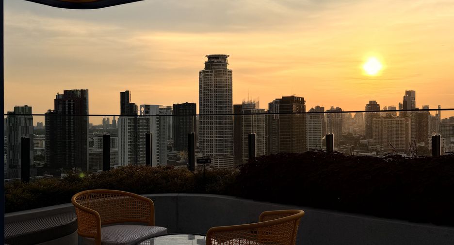 For rent 1 bed condo in Watthana, Bangkok