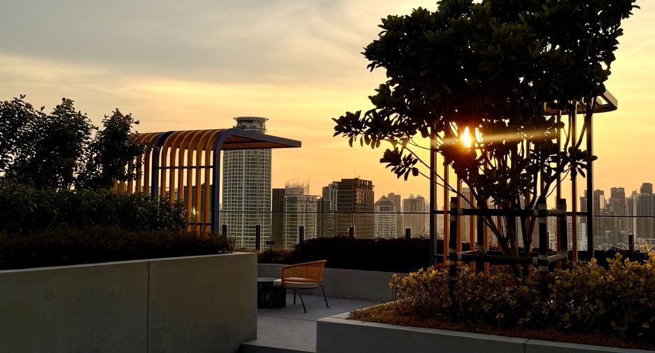 For rent 1 bed condo in Watthana, Bangkok