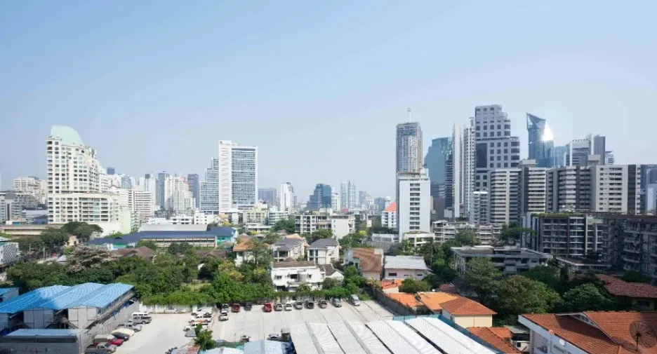 For rent studio condo in Khlong Toei, Bangkok