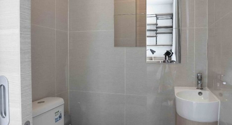 Wohnung zur Miete mit Studio in Khlong Toei, Bangkok
