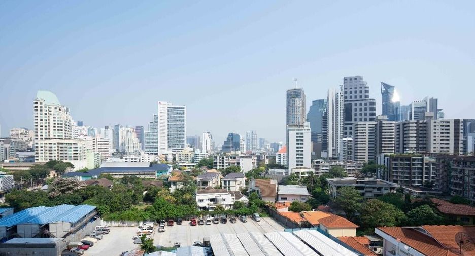 Wohnung zur Miete mit Studio in Khlong Toei, Bangkok