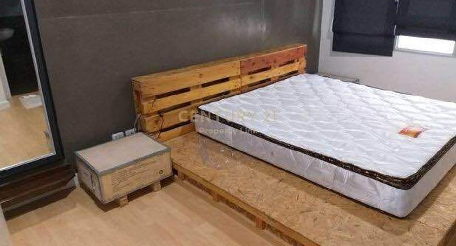 Аренда 3 спальни таунхаус в Лат Крабанг, Бангкок