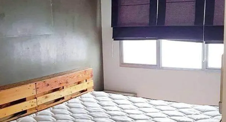 Casa adosada en alquiler de 3 habitaciones en Lat Krabang, Bangkok