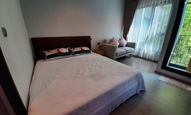 À louer studio condo à Huai Khwang, Bangkok