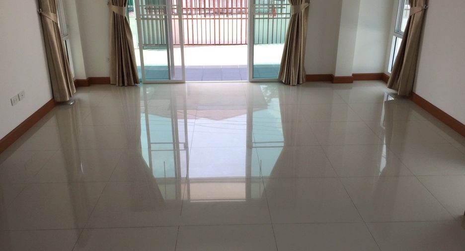 À louer 3 chambres maison à Phra Pradaeng, Samut Prakan