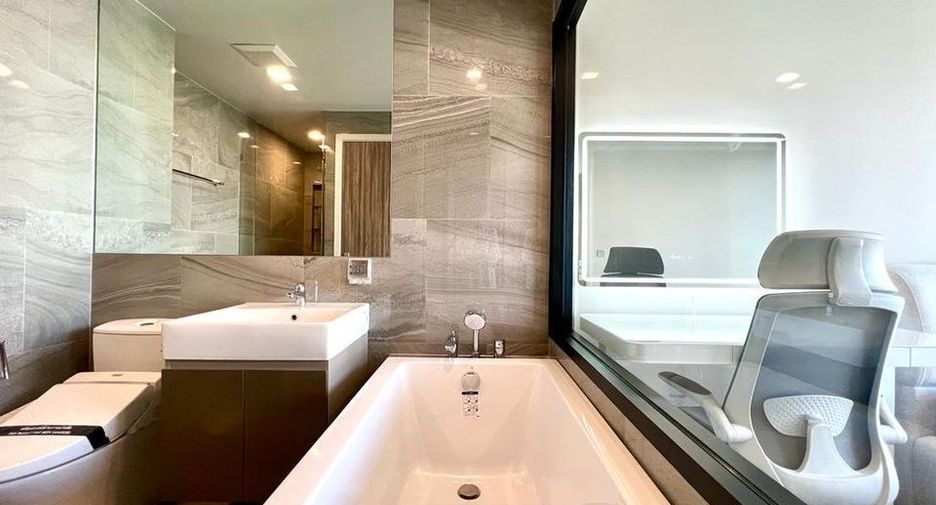 For rent 1 bed condo in Khlong Toei, Bangkok