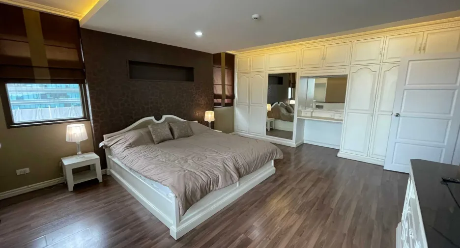 Wohnung zur Miete mit 2 Zimmer in Khlong Toei, Bangkok